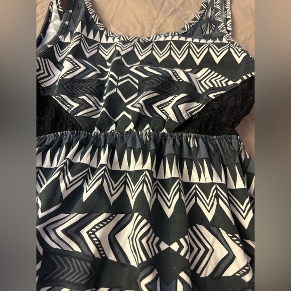Black and White Patterned Women's Dress - Picture 2 of 4